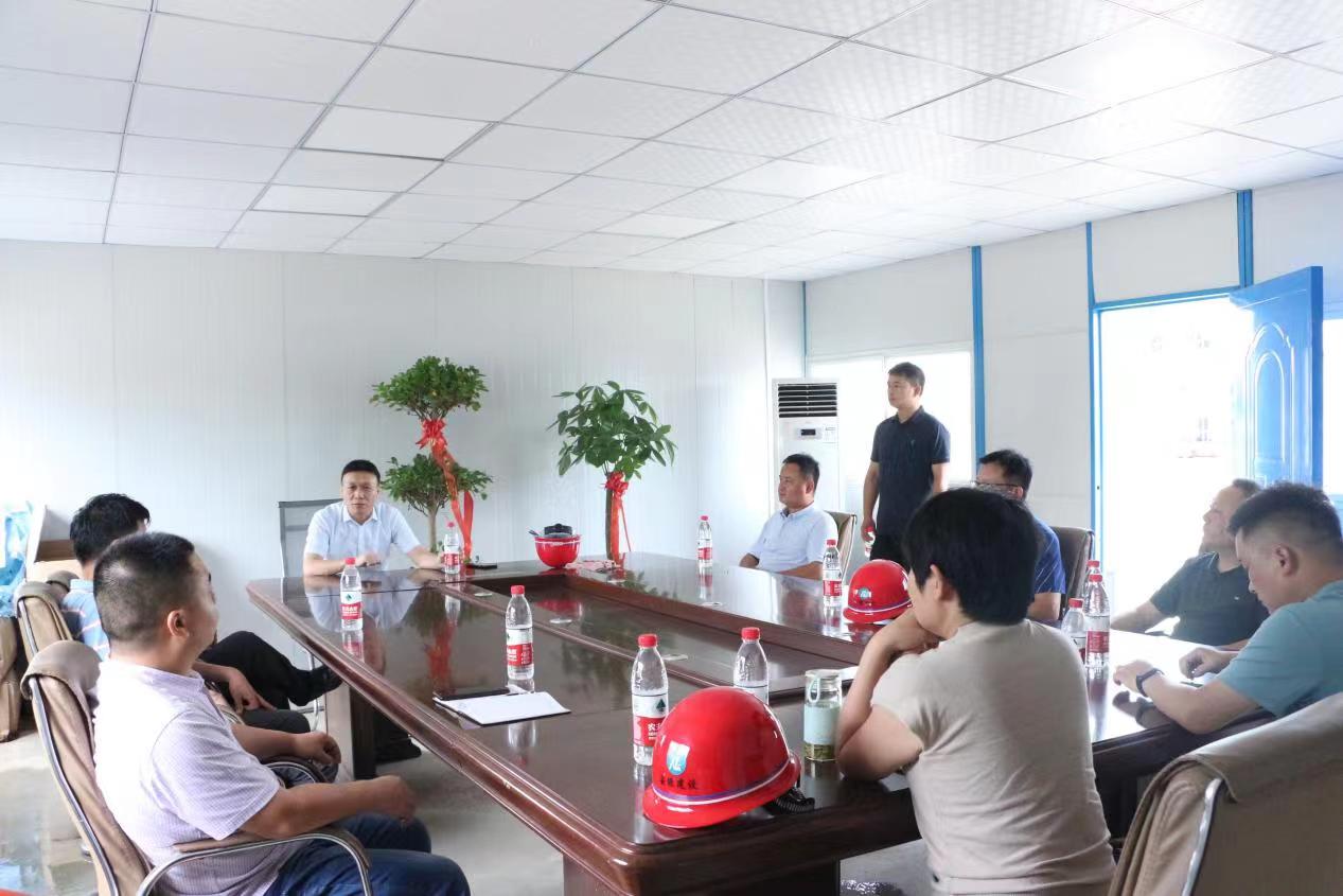 �пƴ󹤳̿ƌW(xu��)��(sh��)�(y��n)�����������Fһ���W�R��(��i)��ɭ���²������޹�˾���g(sh��)ָ��(d��o)