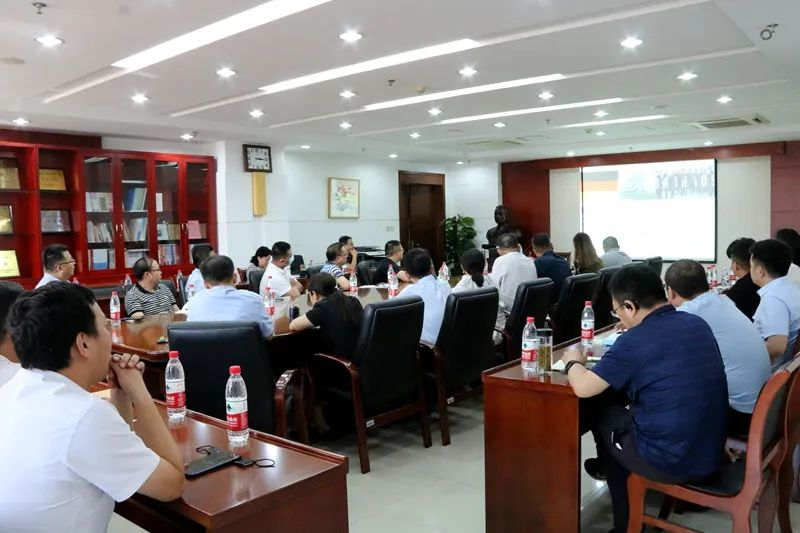 �����(li��n)��(hu��)�M�����}�v��